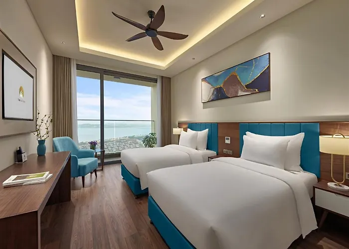 The Watson Premium Khách sạn 5*