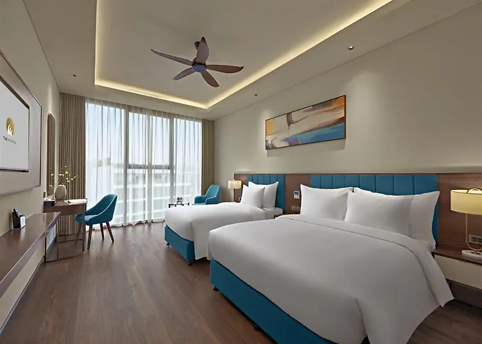 Khách sạn The Watson Premium