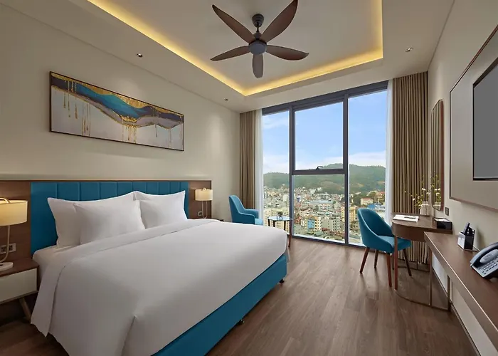 The Watson Premium Khách sạn 5*