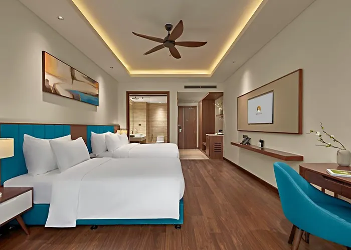 Khách sạn The Watson Premium Hạ Long