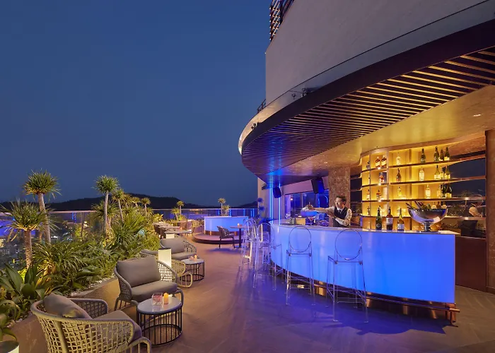 Khách sạn The Watson Premium 5*