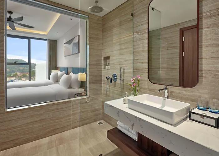 Hotel The Watson Premium Hạ Long